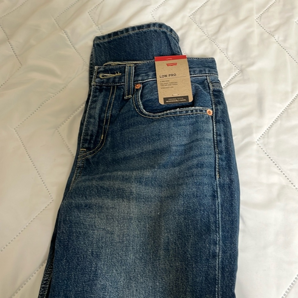 NWT levi low pro
